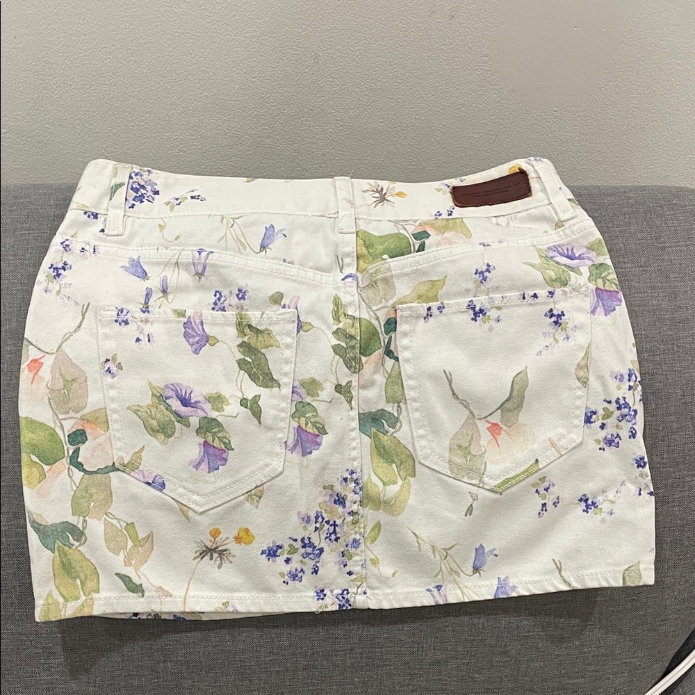 Floral denim mini Skirt - Picture 3 of 5